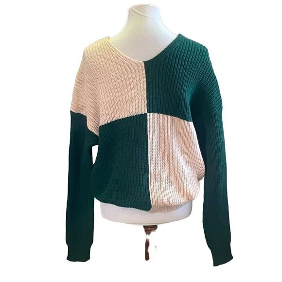 No Boundaries Green/Beige Color Block Knit Twist V-Neck Acrylic Cropped Long Sle - Picture 10 of 14